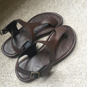 Fashionable brown flat sandals size 10/11